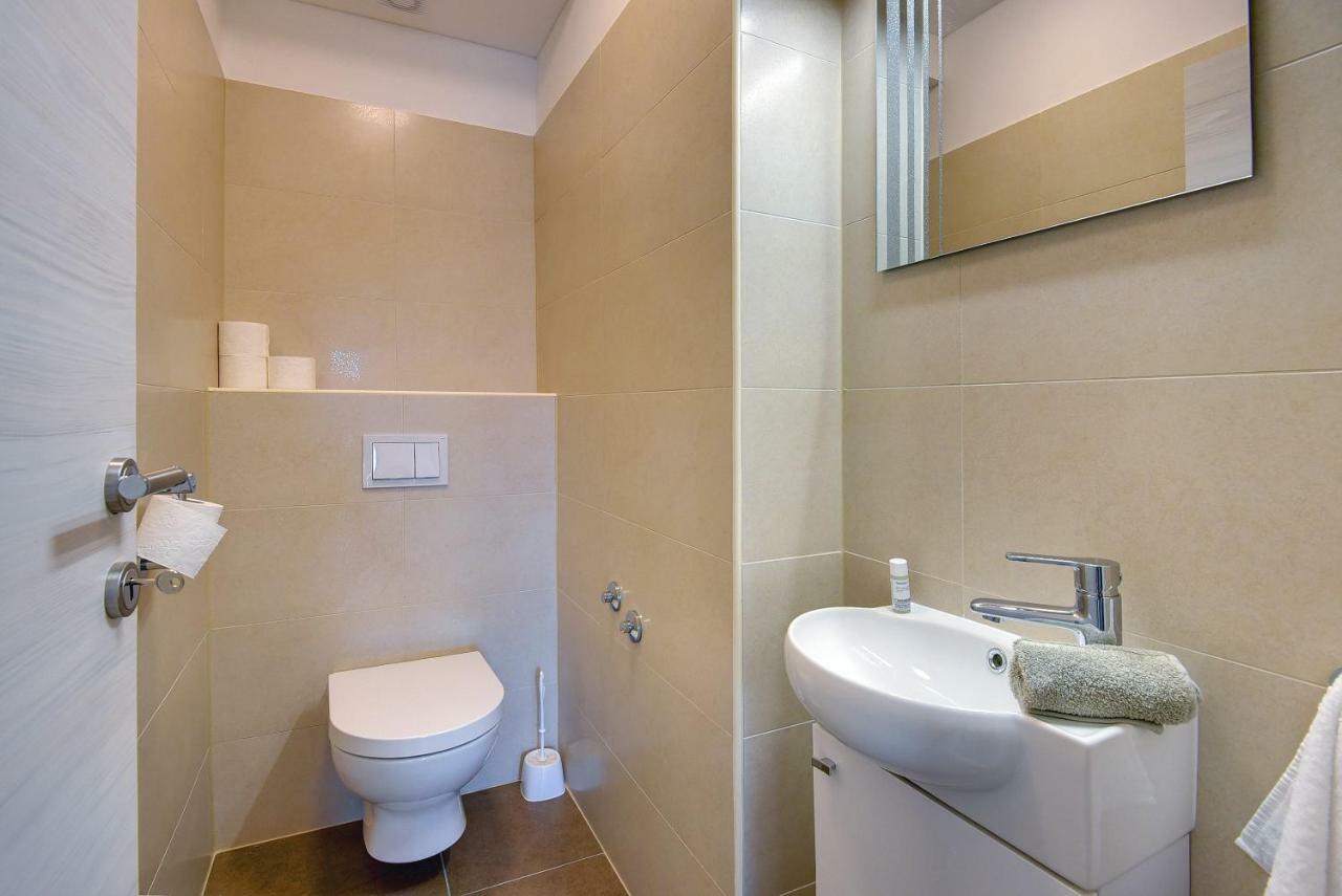 Villa Andrija Family Dream With Heated Pool At The Sea With Beautiful Garden, Outside Cinema And Kids Playground Fazana Luaran gambar
